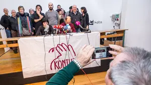 El portavoz de Kontuz despedido como azafato de Iberia se reúne con el cuatripartito: "Es una canallada"