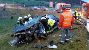 Herido grave un joven de 23 años tras salirse de la vía con su vehículo en Monreal