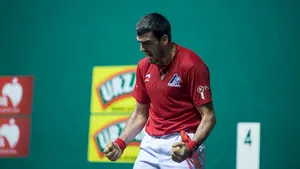 Partidazo del navarro Ezkurdia que elimina a Irribarría y alcanza las semifinales