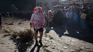 Condenan las agresiones sufridas por varios medios en el carnaval de Ituren y piden más protección policial