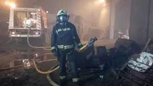 El fuego arrasa y destruye por completo una vivienda en Cascante a pesar del gran despliegue de bomberos