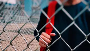 Robaban a sus padres para no recibir palizas: denuncian a un menor en Navarra por extorsionar a tres compañeros