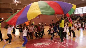 Más de doscientos niños participan en la jornada Multideporte organizada por Anaccolde