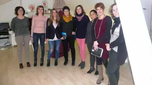 Una delegación del Parlamento de Navarra visita el Centro de Acogida de Menores de Mendebaldea