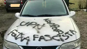 Atacan el coche de un concejal de UPN cerca de Pamplona: "Fatxa, fascista. Kanpora"