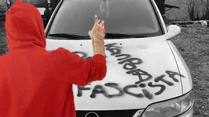 Rechazo político a las pintadas insultantes aparecidas en el coche del concejal de UPN de Atez