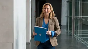 Beltrán acusa a Barkos de "encontrar dinero para un estudio del euskera y nada para las madres navarras”