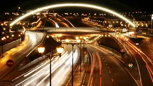 Un motorista resulta herido grave en Zizur Mayor tras colisionar contra un coche