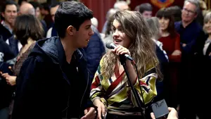 La firma de discos de Amaia cambia de 'escenario' en Pamplona para acoger a sus miles de seguidores