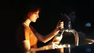 Un brindis por el Día de la Mujer: seis locales pamploneses homenajean a la mujer en la industria cervecera  