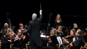 El viento, la madera y la cuerda de la Orquesta de Moody traen su ritmo a Bara&ntilde;&aacute;in: as&iacute; ha sido el concierto
