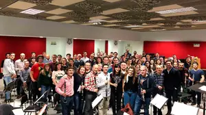 Amaia Romero toma las riendas de La Pamplonesa y demuestra ser toda una 'todoterreno' en la música