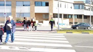 Los pasos de peatones, foco de infracciones en Pamplona: más de medio centenar de conductores denunciados