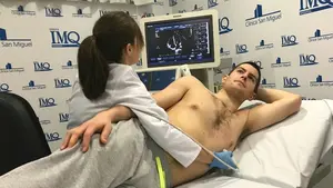 Los jugadores del Helvetia pasan reconocimiento m&eacute;dico tras su gran victoria en la Copa