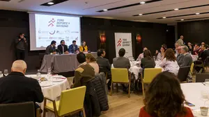 Garbajosa y Chapado en el foro "Deporte y Sociedad" en Pamplona