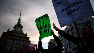 Los pensionistas vuelven a sacar su indignación a la calle en contra de las medidas del Gobierno