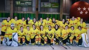 Cuatro jugadoras del club hielo Huarte, campeonas del Mundo con la selección española