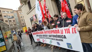 Protesta policial contra Montoro en Pamplona: los agentes piden que anticipe la edad de jubilación