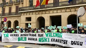 Los interinos se "hartan" de Educación y critican que no haya convocatoria ni gestión de listas en la OPE