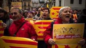 Una manifestación radical en Pamplona protesta por las detenciones en Cataluña y contra la "deriva autoritaria"