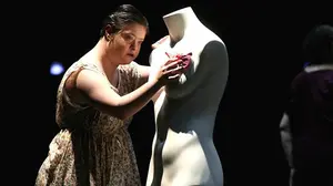 'Mi propio universo': el teatro que invita a acercarse a la realidad de las personas discapacitadas