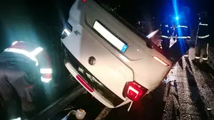 Conduce borracho por Irurzun, vuelca el coche y acaba en el hospital con una multa de 1.000 euros