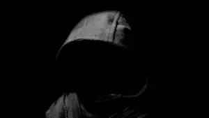 Varios encapuchados asaltan un chalé, dan una paliza a sus propietarios y violan a una mujer