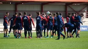 Rober Ibáñez se entrena con el grupo en Tajonar y podría volver a la convocatoria ante el Alcorcón