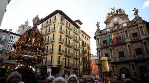 La lluvia obliga a suspender el retorno de San Fermín desde la Catedral, que se pospone hasta este día
