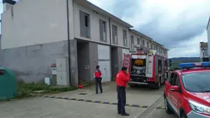 Dos niños evacuados por inhalación de humo al incendiarse una casa en Barásoain
