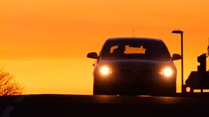 Un conductor 'sin luces' termina con un carro de multas en San Jorge por ser un "peligro potencial" al volante