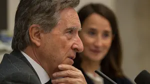 El periodista Iñaki Gabilondo se desvanece ante los alumnos de la Universidad de Navarra durante una charla