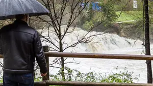 Lo peor llegará por la noche: Navarra se prepara para la crecida de sus ríos y mantiene su alerta hasta el viernes