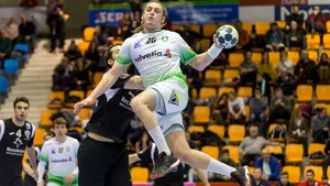 Festival goleador: el Helvetia remonta el partido en una lección de raza y carácter