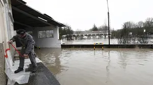 Con el agua en los talones: así se protegen y viven los navarros las inundaciones