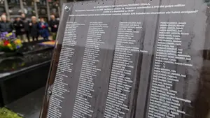 Así ha sido la inauguración de una placa en recuerdo de los pamploneses asesinados en la Guerra Civil
