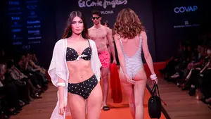 Pamplona descubre las tres claves de moda de esta temporada: tropical, de flores y con influencias cowboy