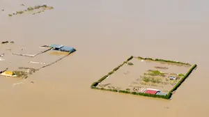 García Tejerina, en Navarra: "Hay un mayor control de la riada respecto a la sufrida en el año 2015"