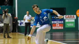 El adi&oacute;s a un sue&ntilde;o: el navarro Unai Laso se queda sin la final del Cuatro y medio ante Jokin Altuna