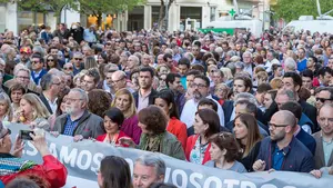 Apoyo masivo en Pamplona para arropar a los dos guardias civiles y a sus parejas apaleados en Alsasua