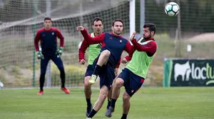 Fran Mérida y Carlos Clerc, bajas importantes en Osasuna para este domingo en Tarragona