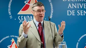 El profesor Richard Butler, premiado por la Organización Mundial de Turismo, invitado de honor en Sendaviva