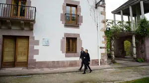 Foto a foto: Barkos y Urkullu se juntan para realizar una declaración sobre la disolución de ETA