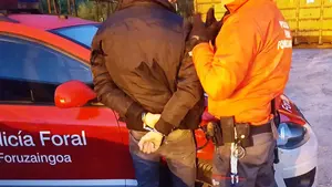 Terrible robo en Navarra: estrangulan a un joven para robarle todo lo que llevaba encima