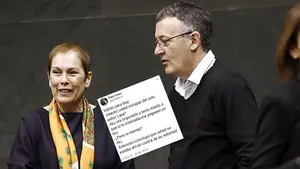 El tuit m&aacute;s miserable sobre 'La Manada': el cuatripartito se niega a reprobar a un parlamentario de Geroa Bai