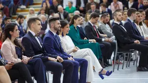 Así fue el acto de graduación en la UPNA de los 184 estudiantes de Ciencias Económicas y Empresariales