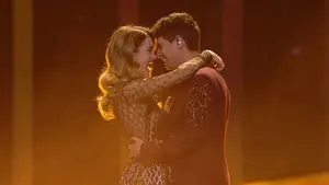 Con la miel en los labios: Amaia y Alfred bordan 'Tu canción' y terminan con un cómplice gesto