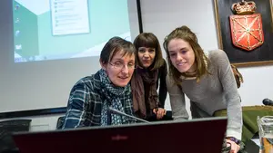 Un colectivo de estudiantes reclama que la UPNA implante el grado de Enfermería en euskera