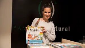 Una famosa youtuber pamplonesa da las claves para gestionar las rabietas de los hijos en su primer libro