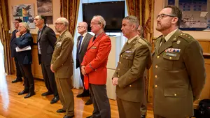 En fotos: una exposición de las Fuerzas Armadas en Pamplona que habla sobre los últimos tiempos del ejército